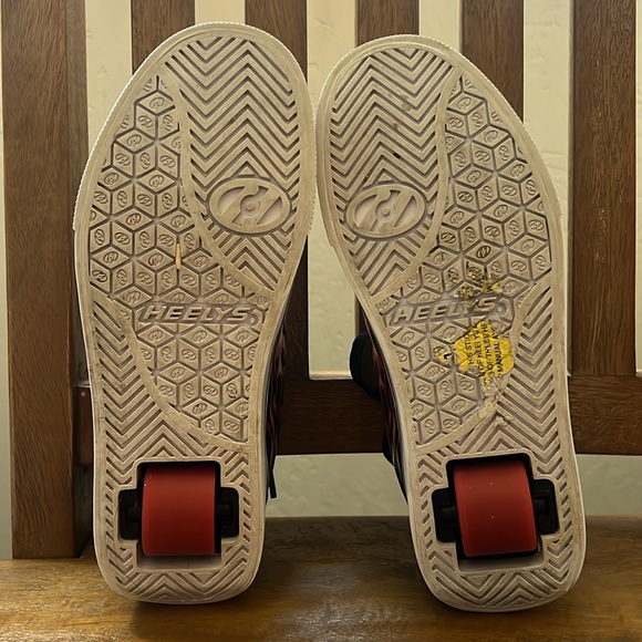 Heelys Pro 20 Skate Shoe - Black Flames Kids' size Youth 3 - Picture 5 of 14